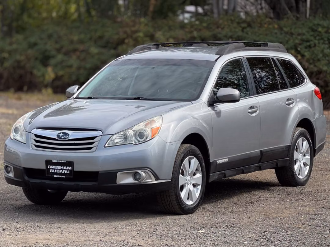2011 Subaru Outback 2.5i Premium - Image 3