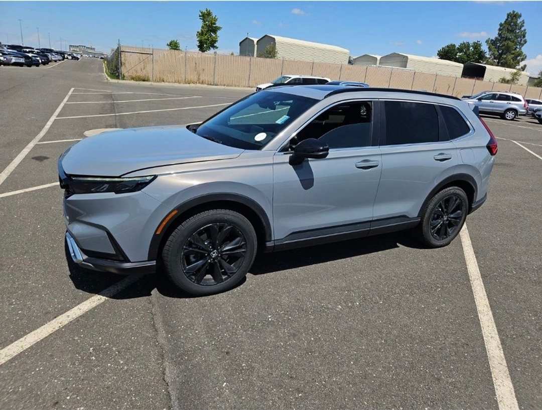 2023 Honda Cr-V Hybrid Sport Touring - Image 2