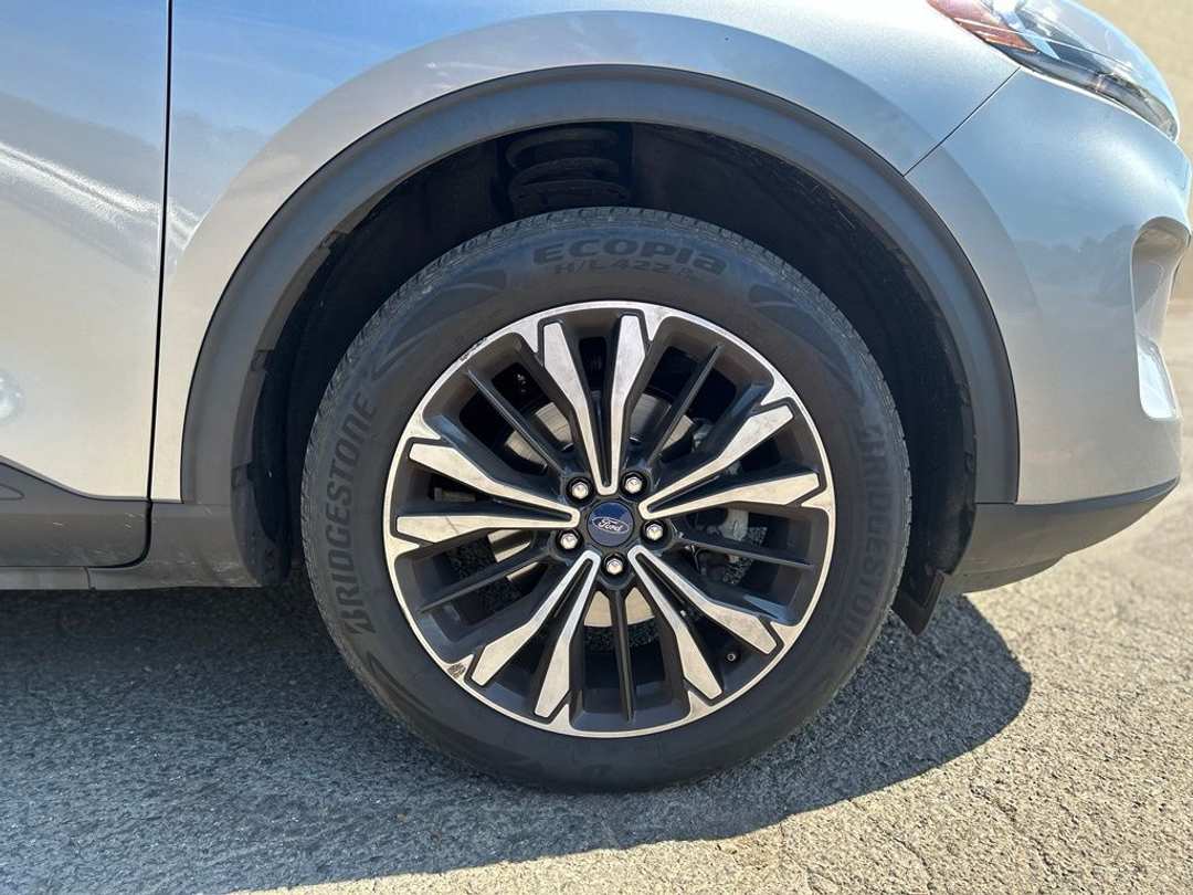 2022 Ford Escape SE - Image 2