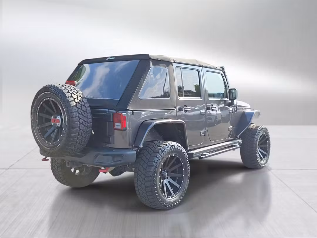2017 Jeep Wrangler Unlimited Rubicon - Image 3