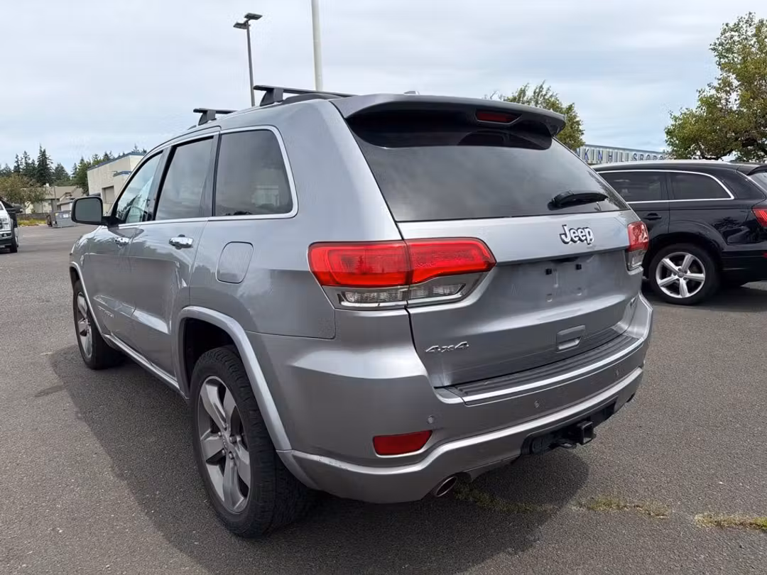 2016 Jeep Grand Cherokee Overland - Image 3