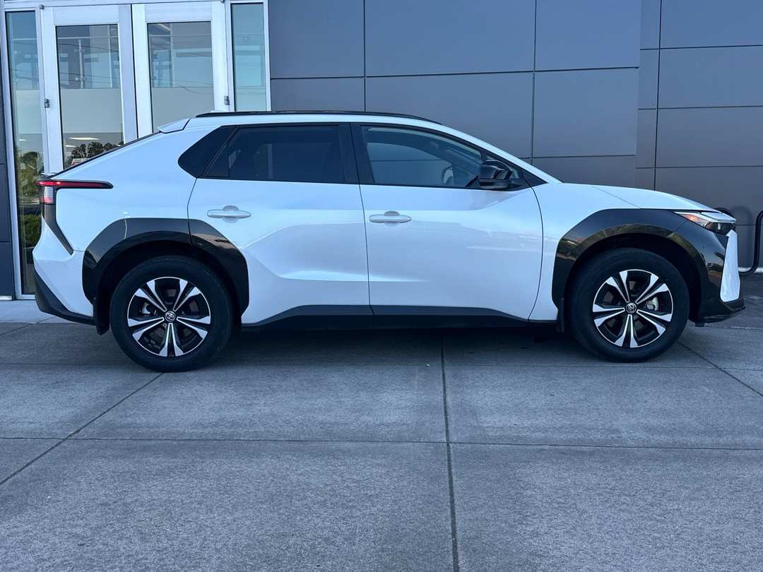 2024 Toyota Bz4X XLE - Image 2