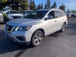 2018 Nissan Pathfinder SV