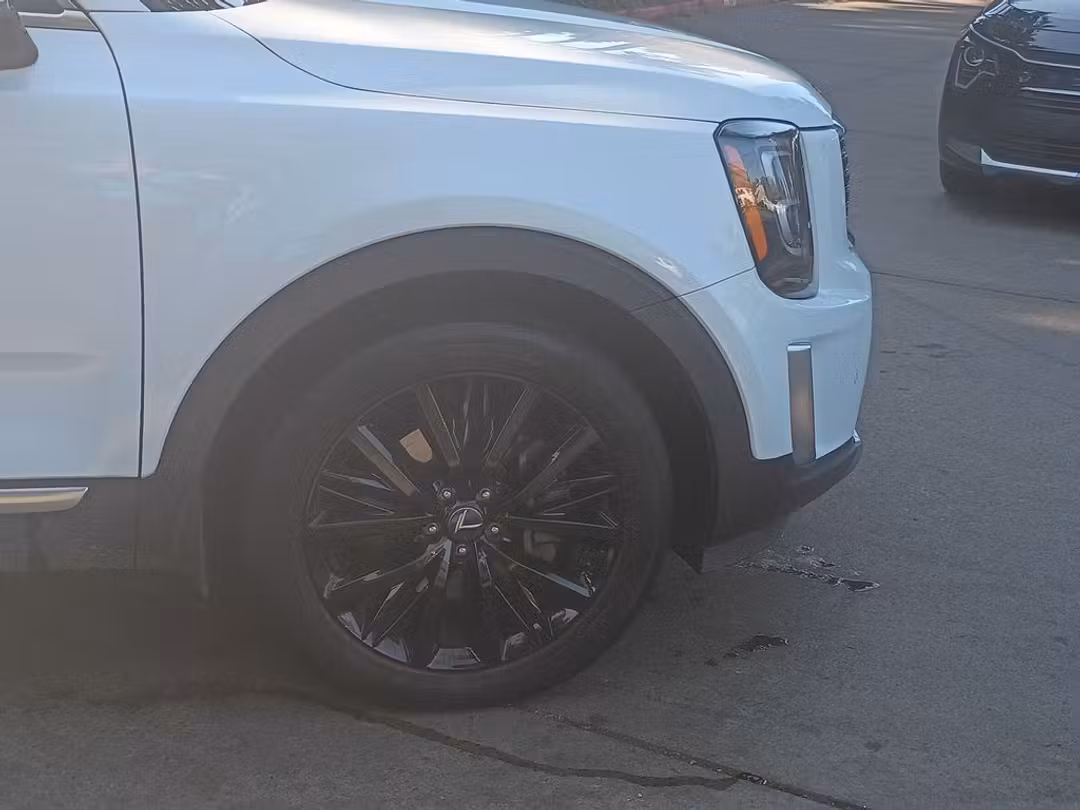 2020 Kia Telluride SX - Image 2