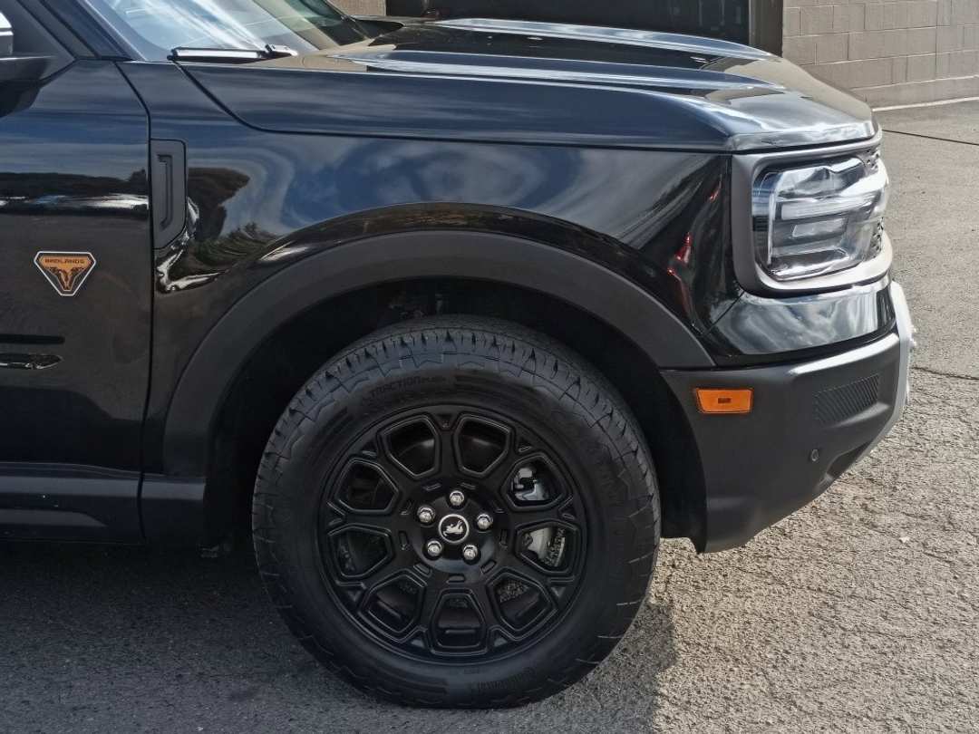 2025 Ford Bronco Sport Badlands - Image 2