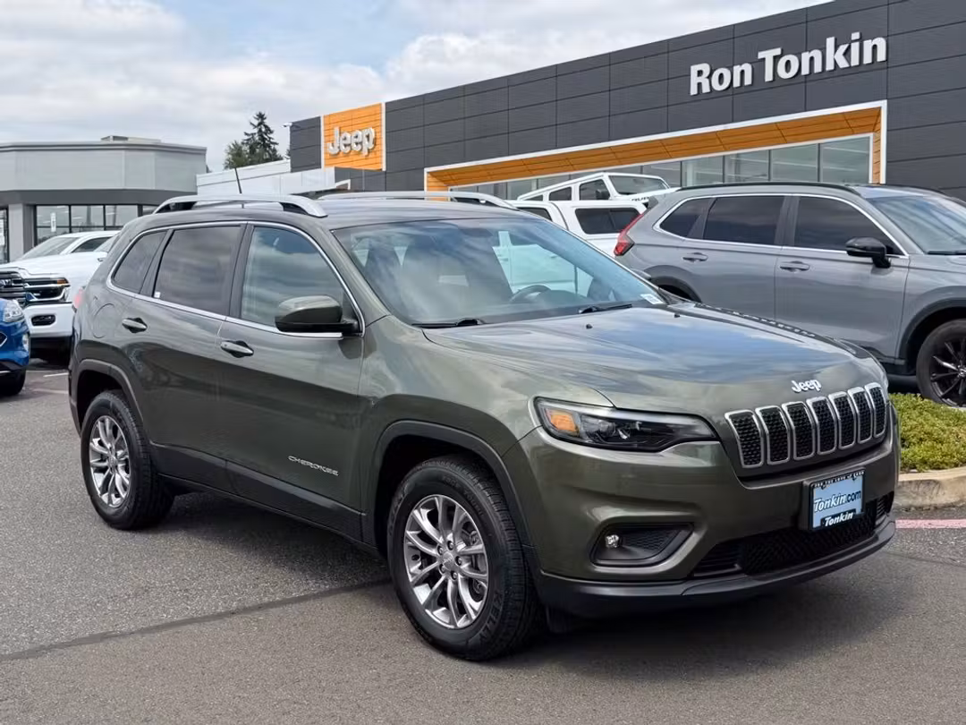 2019 Jeep Cherokee Latitude Plus - Image 2