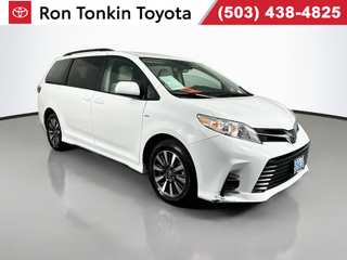 2018 Toyota Sienna LE