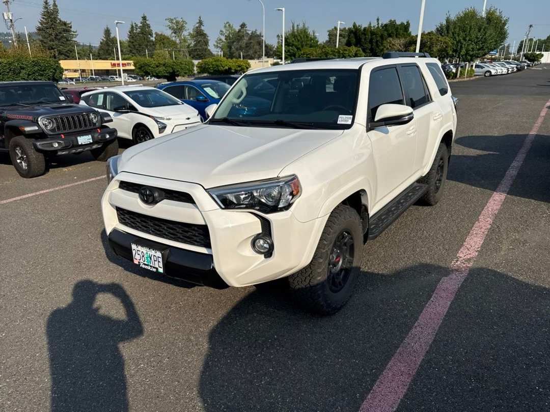 2018 Toyota 4Runner SR5 Premium - Image 3