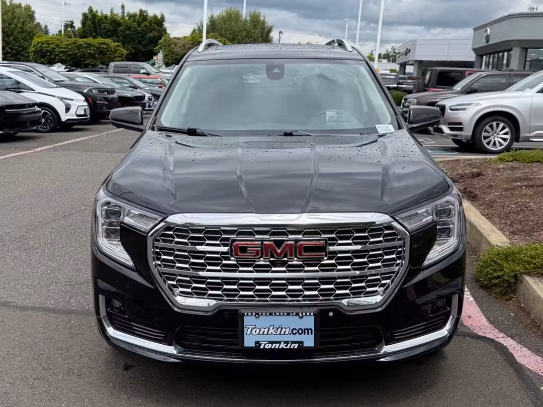 2022 GMC Terrain Denali - Image 3