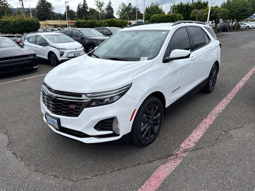 2022 Chevrolet Equinox RS - Image 3