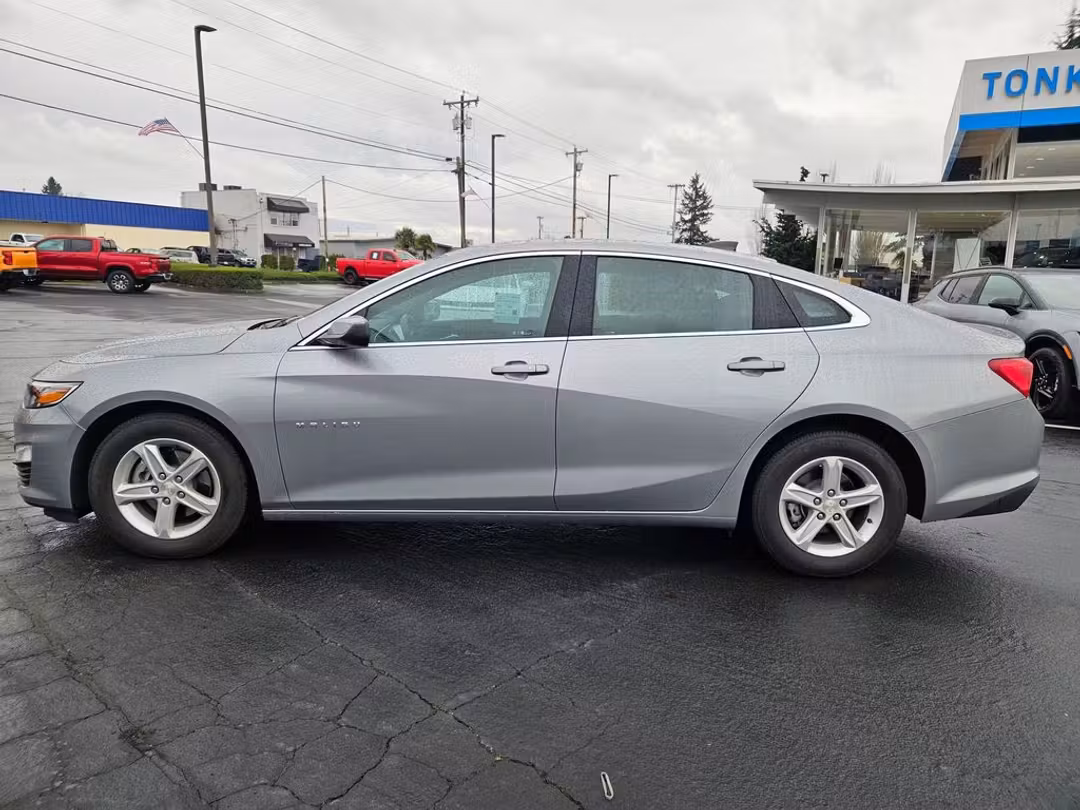 2025 Chevrolet Malibu LS - Image 3