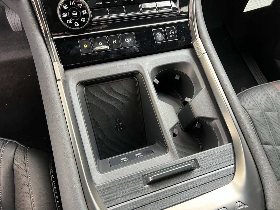 2026 Nissan Armada PRO-4X - Photo 23
