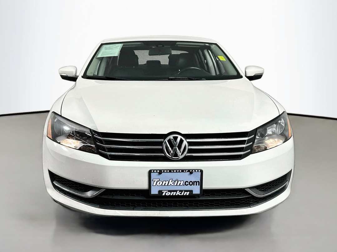 2015 Volkswagen Passat 1.8T S - Image 2