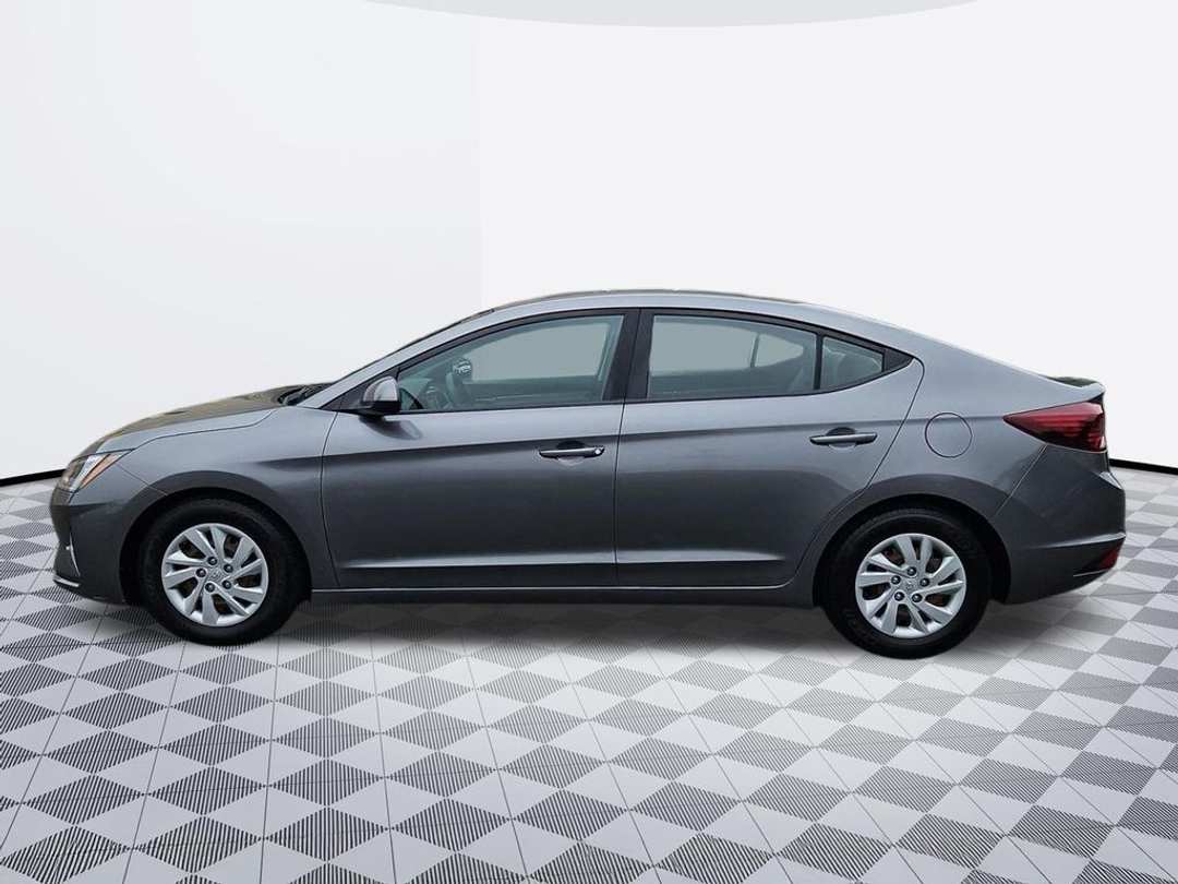 2019 Hyundai Elantra SE - Image 3