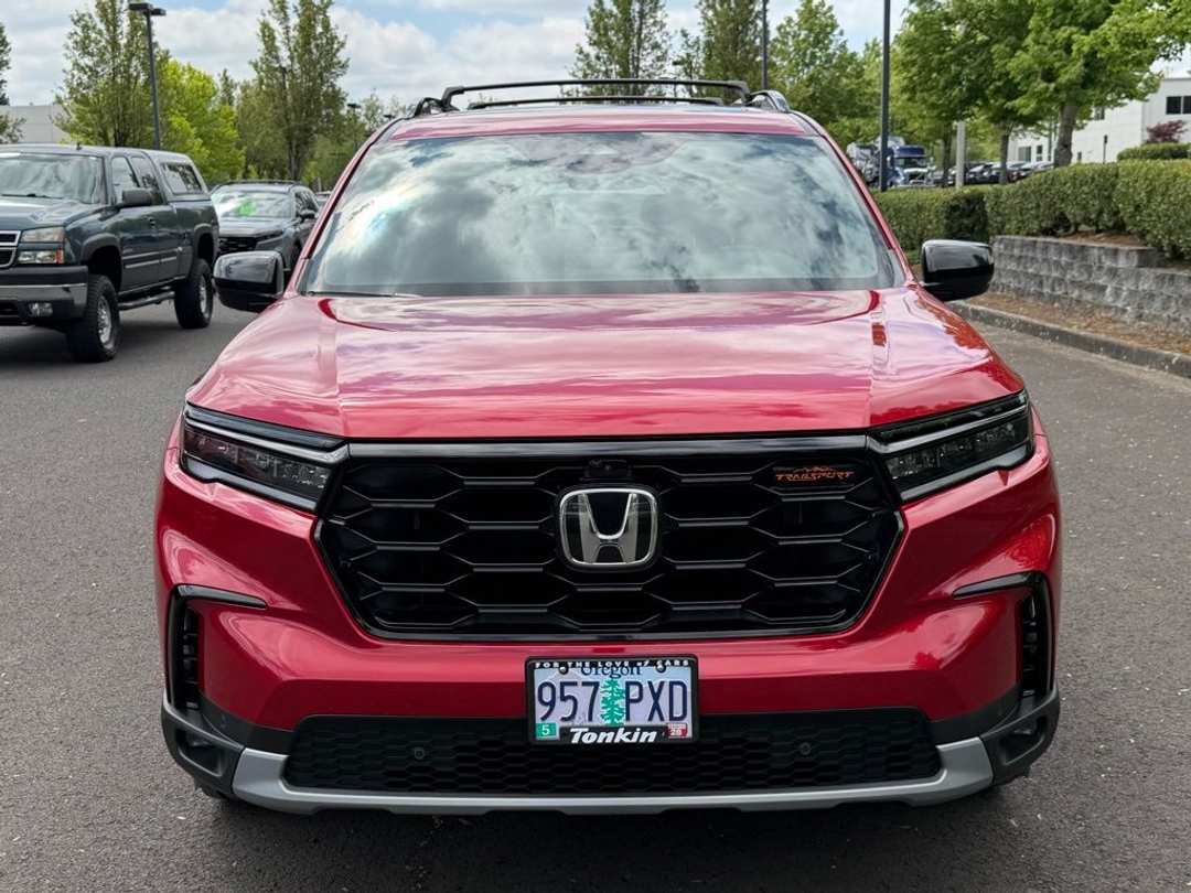 2025 Honda Pilot TrailSport - Image 3