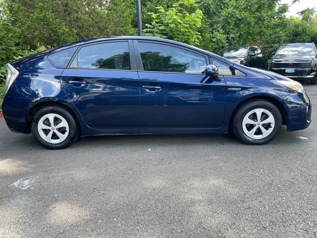 2015 Toyota Prius Two - Image 3