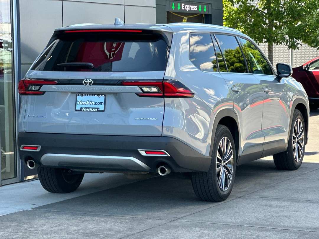 2025 Toyota Grand Highlander Hybrid MAX Platinum - Image 3