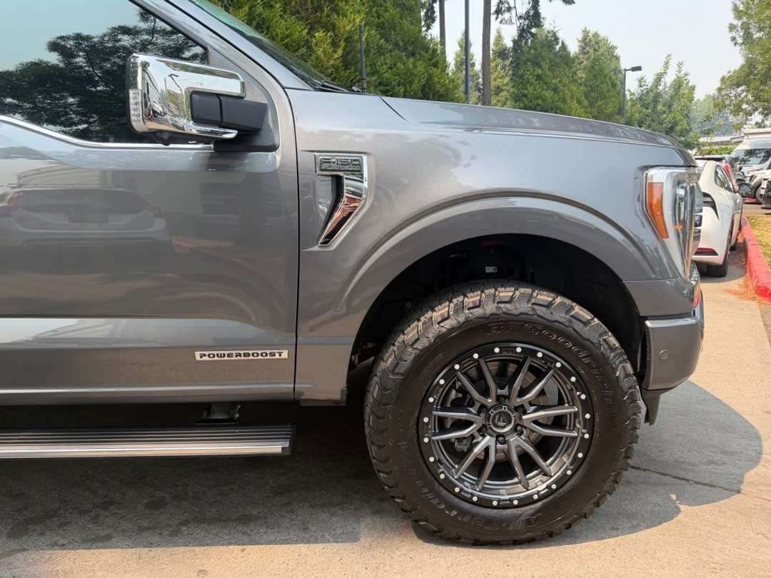 2023 Ford F-150 Platinum - Image 3