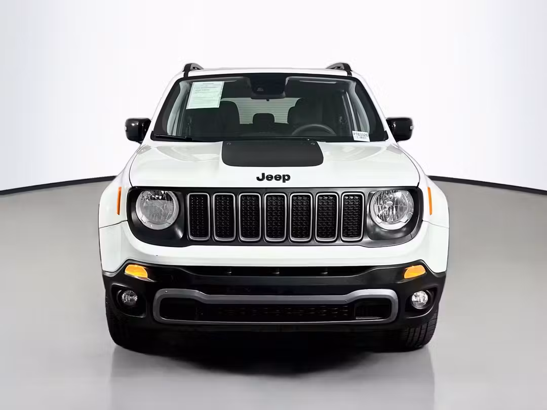 2023 Jeep Renegade Latitude - Image 2