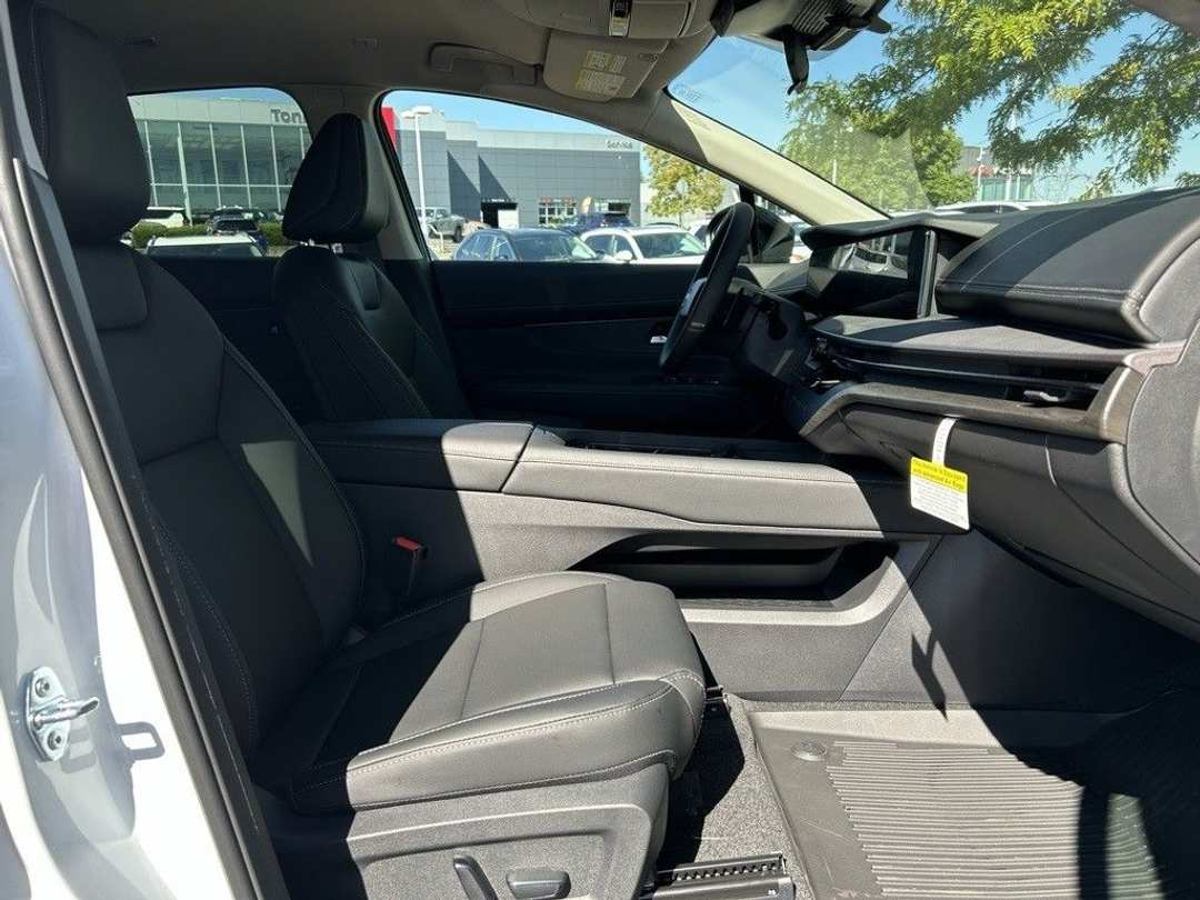 2025 Nissan Murano SV - Photo 26