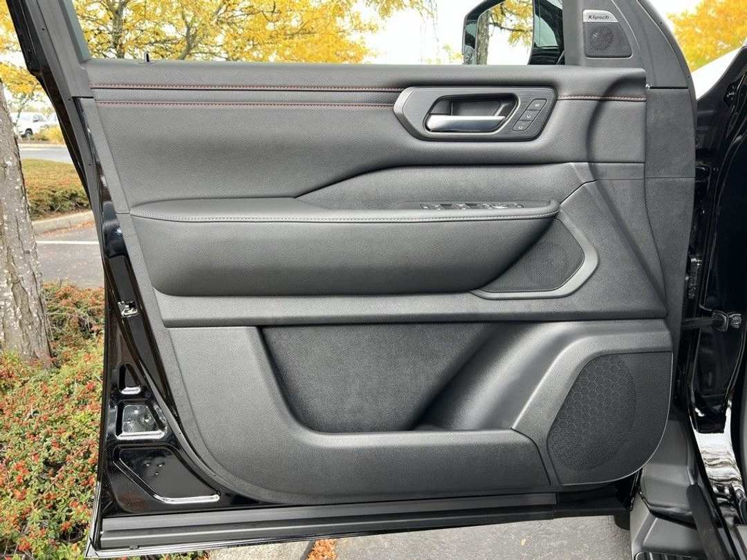 2026 Nissan Armada PRO-4X - Photo 10