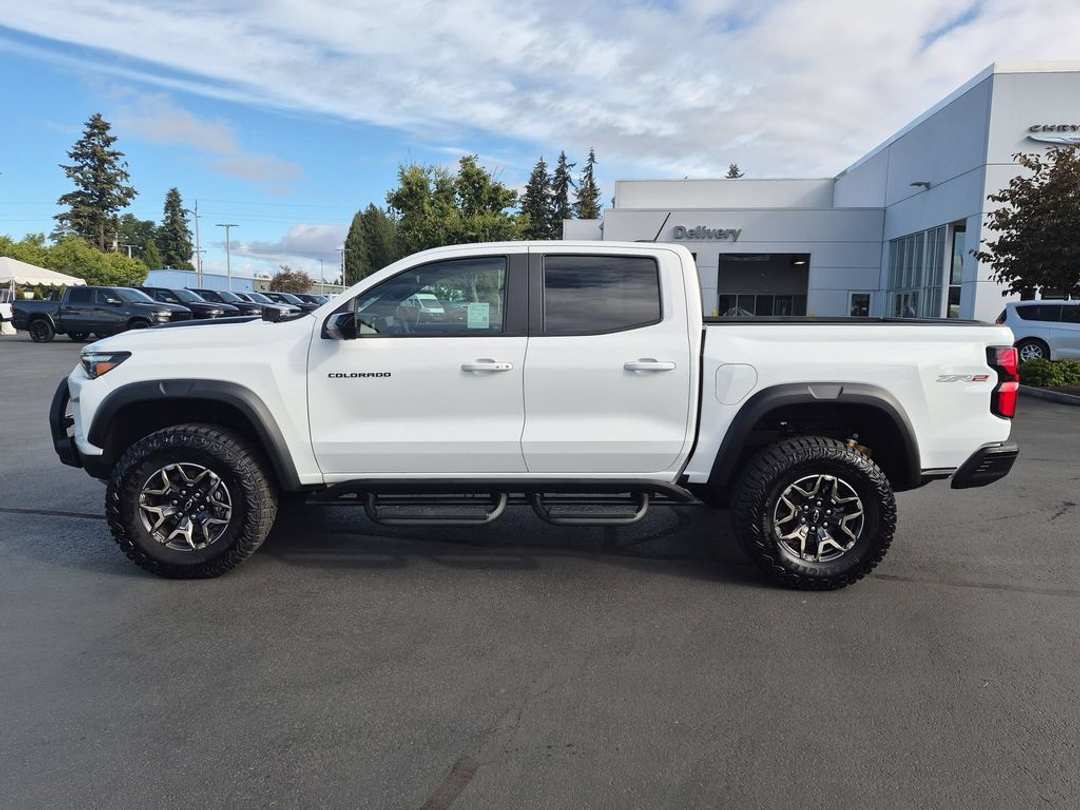 2025 Chevrolet Colorado ZR2 - Image 3