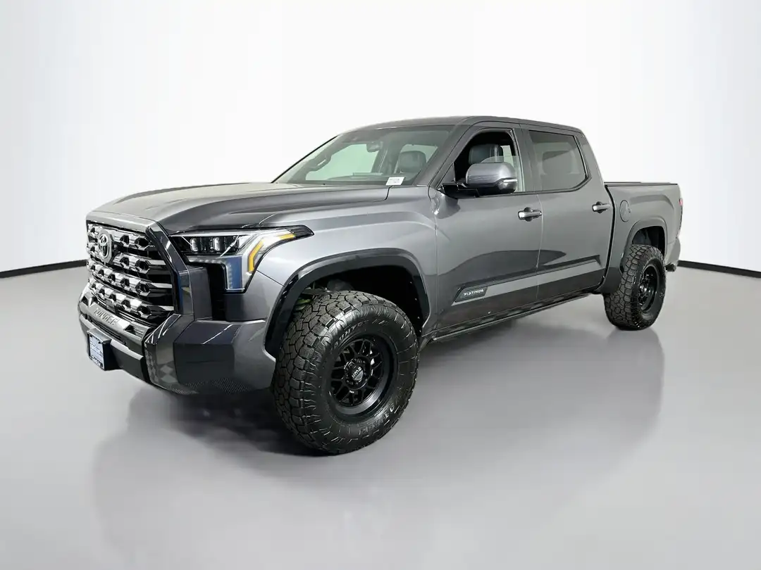 2024 Toyota Tundra Platinum - Image 3