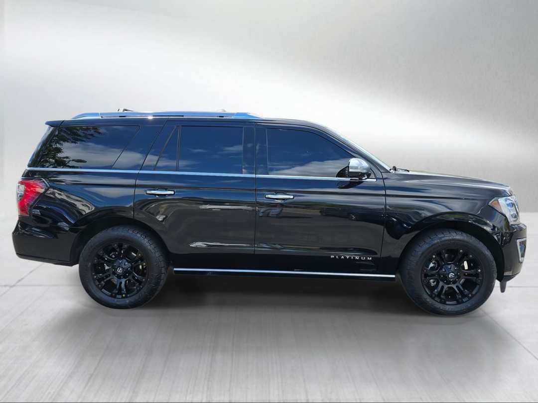 2019 Ford Expedition Platinum - Image 2