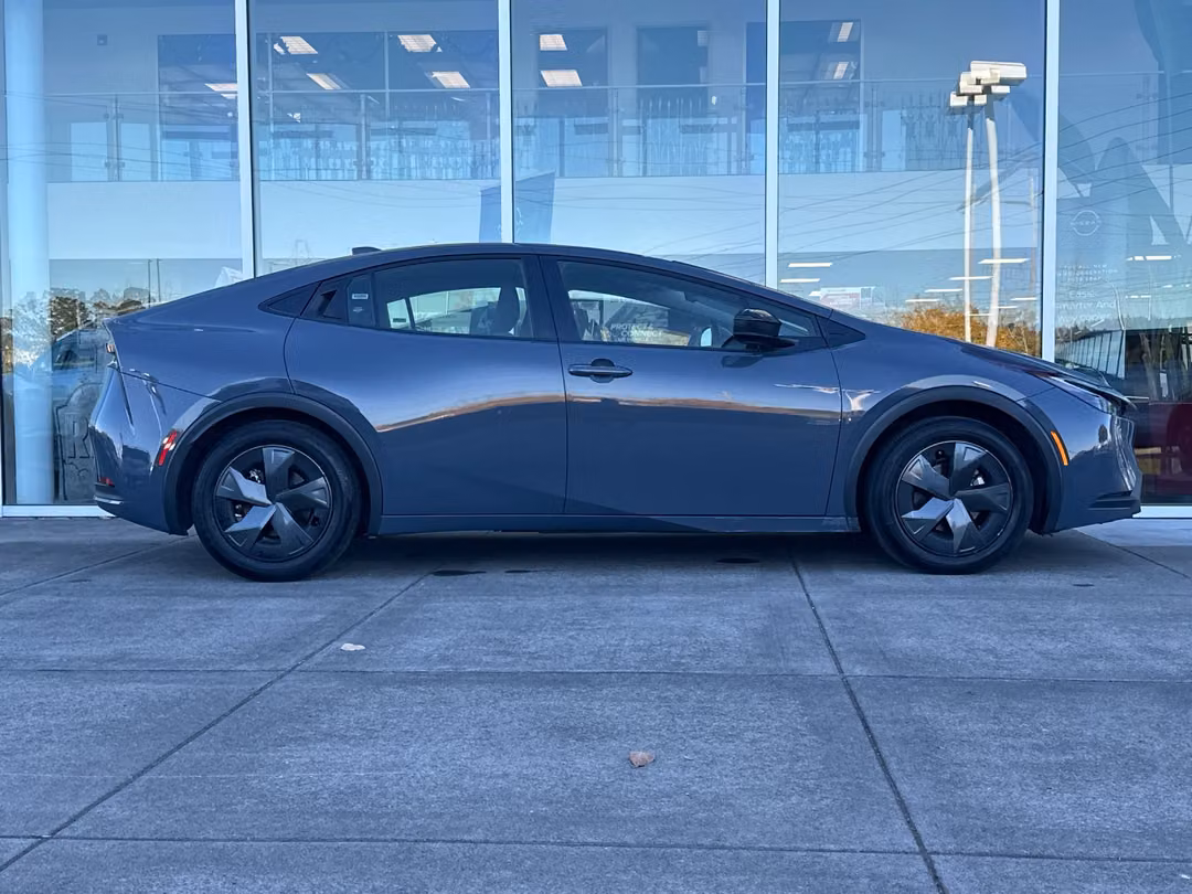 2024 Toyota Prius LE - Image 3