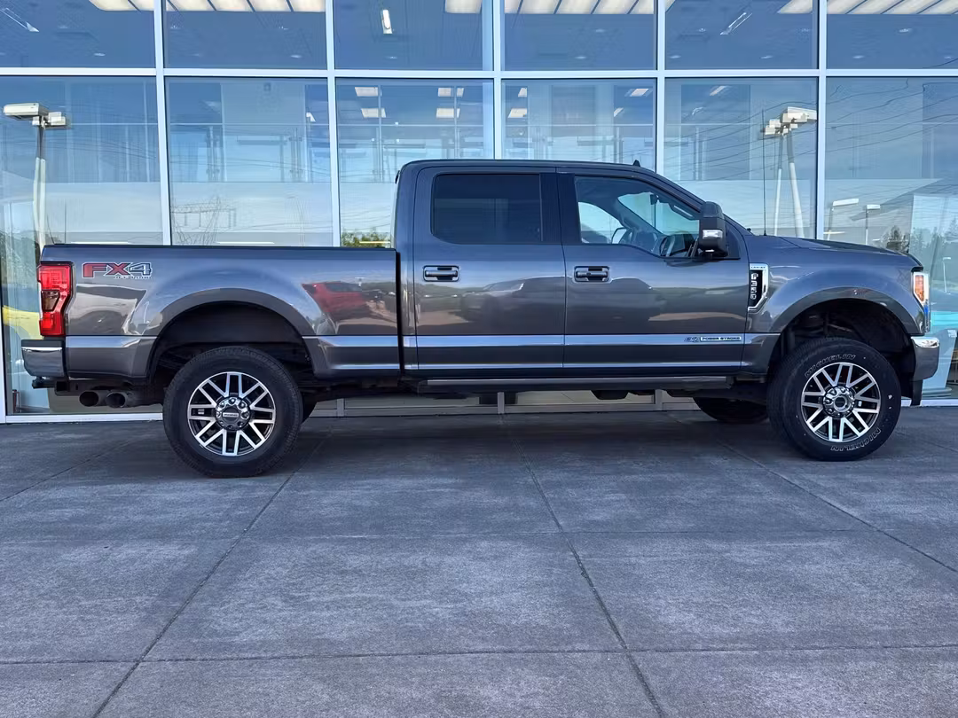 2019 Ford F-350Sd - Image 2