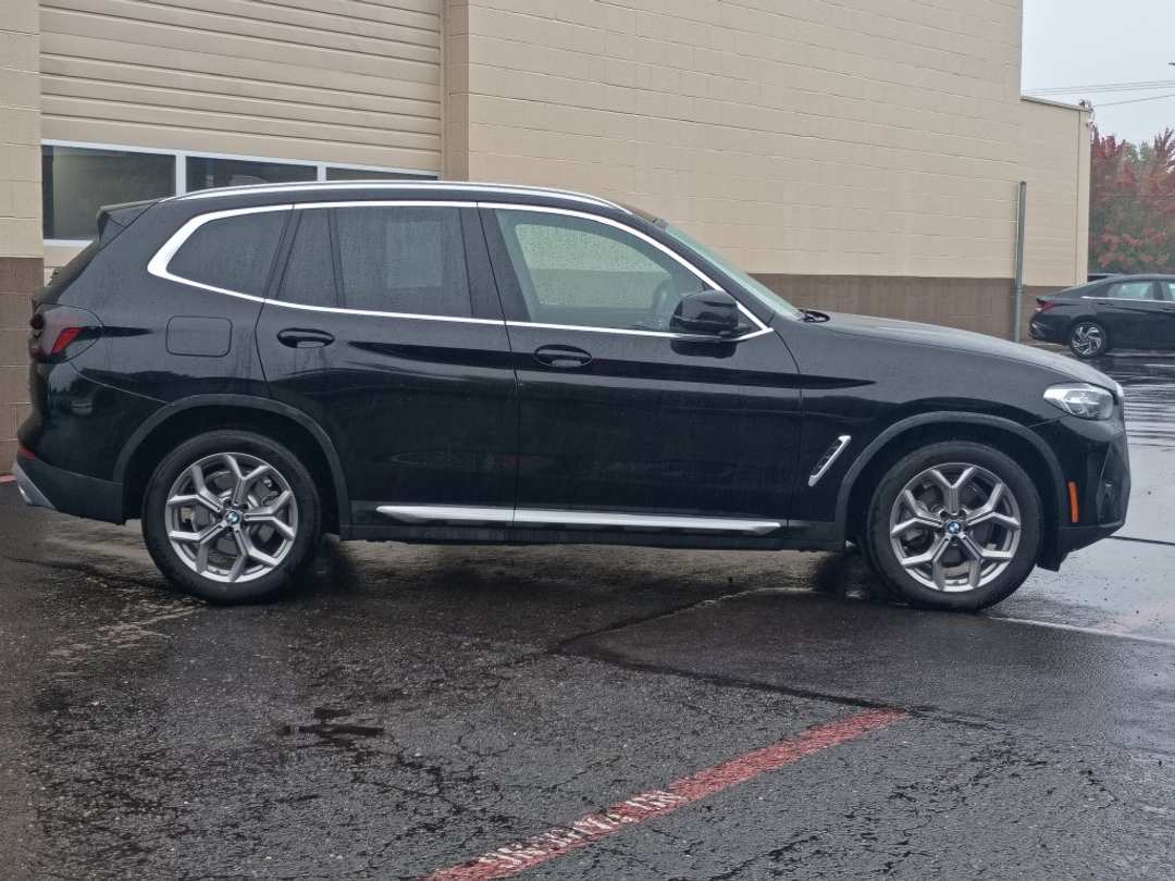 2024 BMW X3 xDrive30i - Image 3