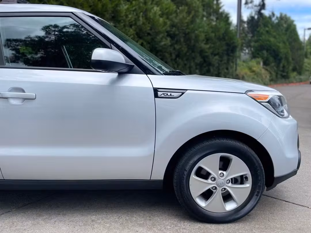 2016 Kia Soul Base - Image 2