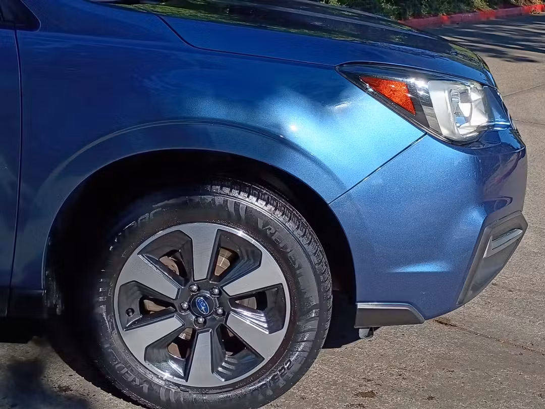 2017 Subaru Forester 2.5i Premium - Image 2