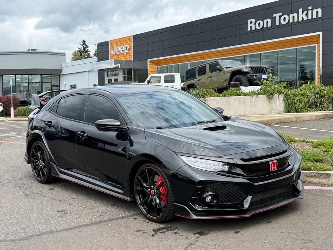 2019 Honda Civic Type R Touring - Image 2