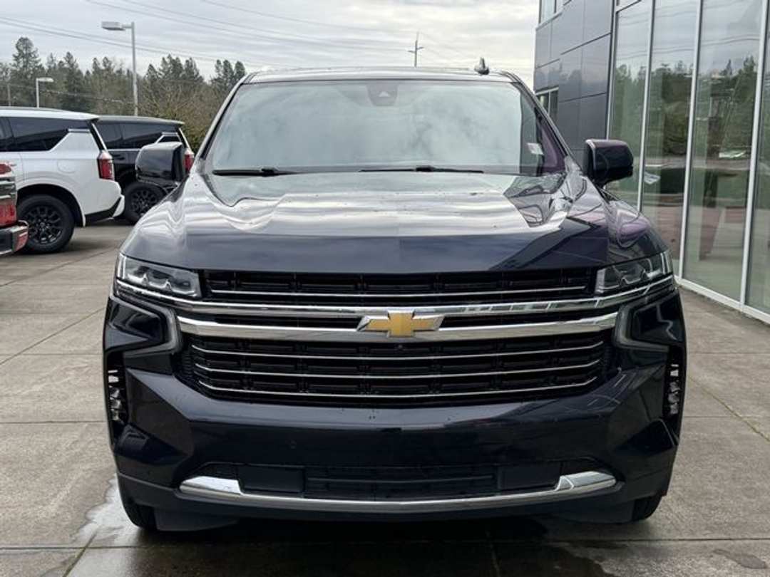 2022 Chevrolet Suburban LT - Image 3