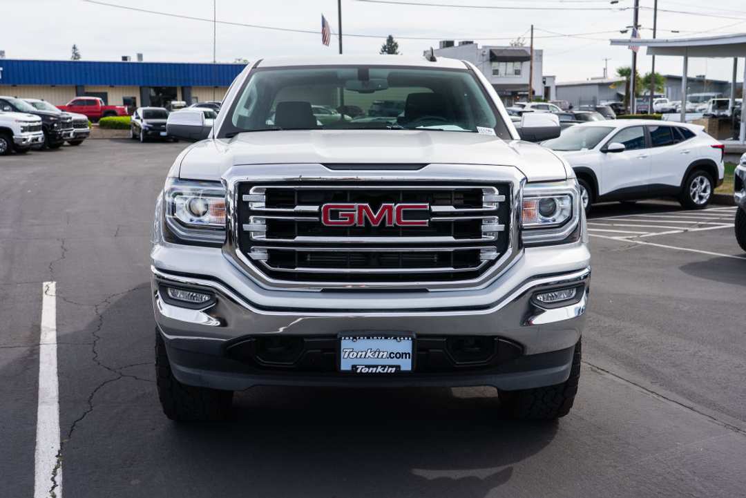 2018 GMC Sierra 1500 SLT - Image 2
