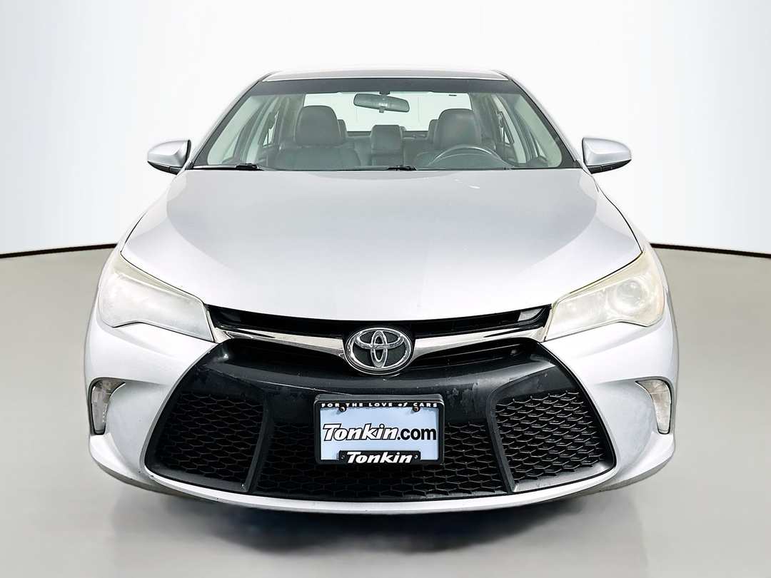 2015 Toyota Camry SE - Image 2