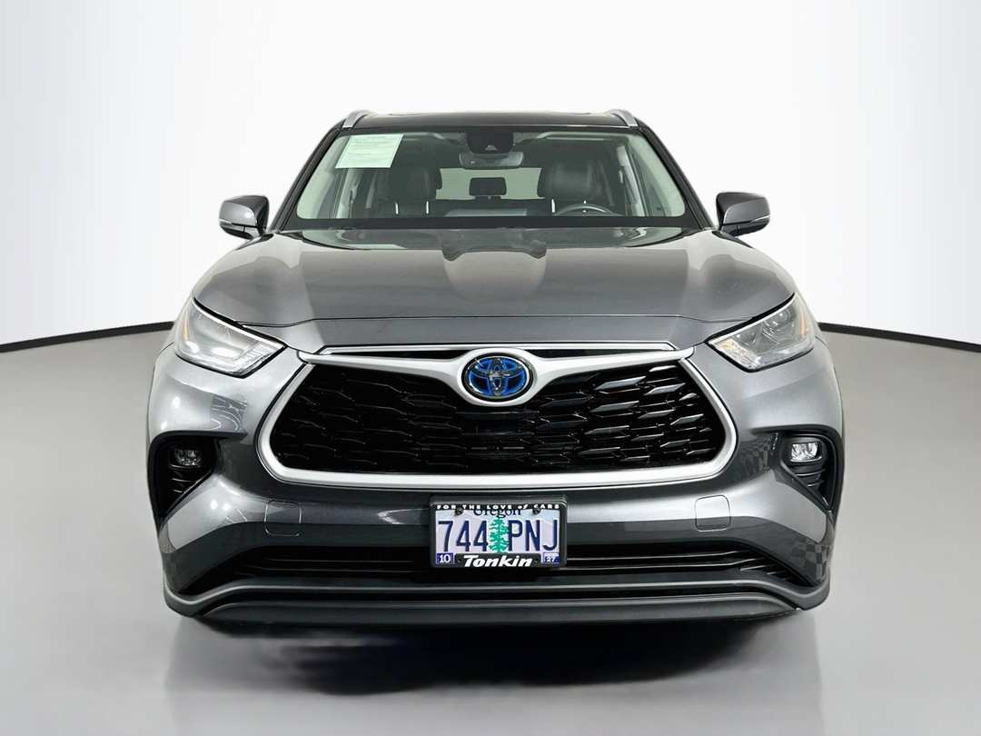 2023 Toyota Highlander Hybrid XLE - Image 2