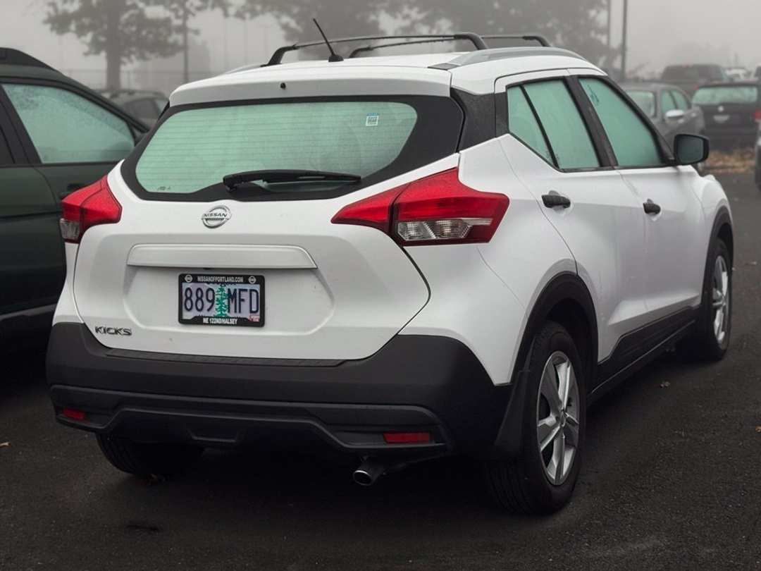 2019 Nissan Kicks S - Image 2