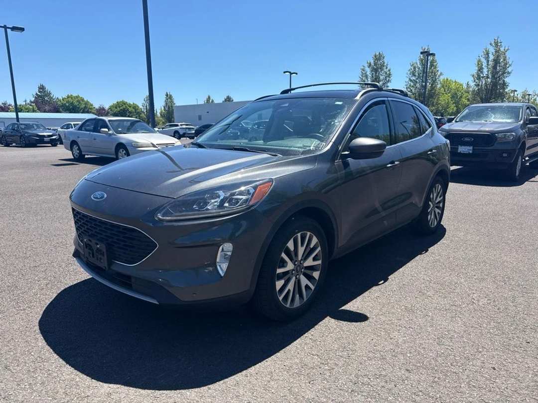 2020 Ford Escape Hybrid Titanium - Image 3