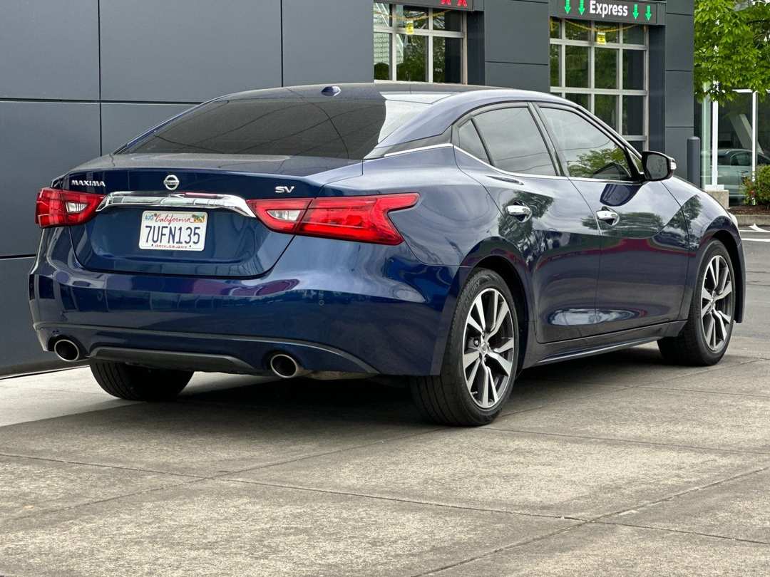 2017 Nissan Maxima 3.5 SV - Image 3