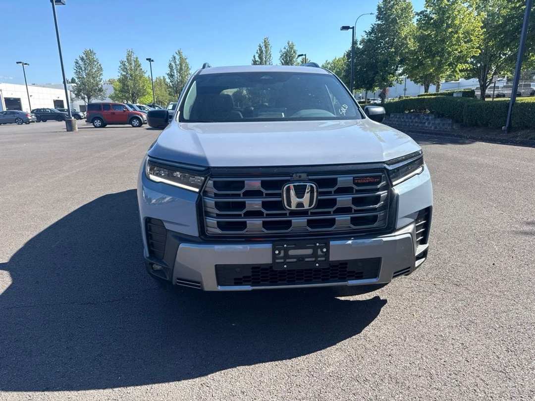 2026 Honda Pilot TrailSport - Image 2