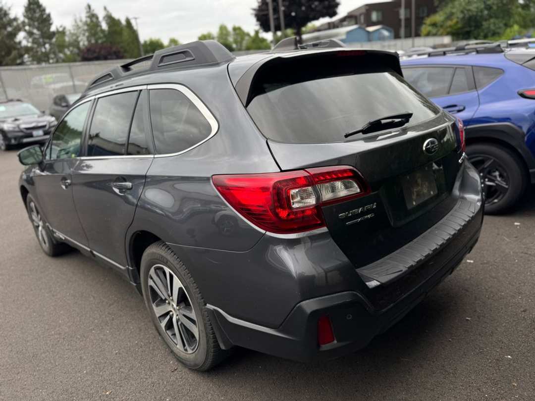 2018 Subaru Outback 2.5i - Image 2