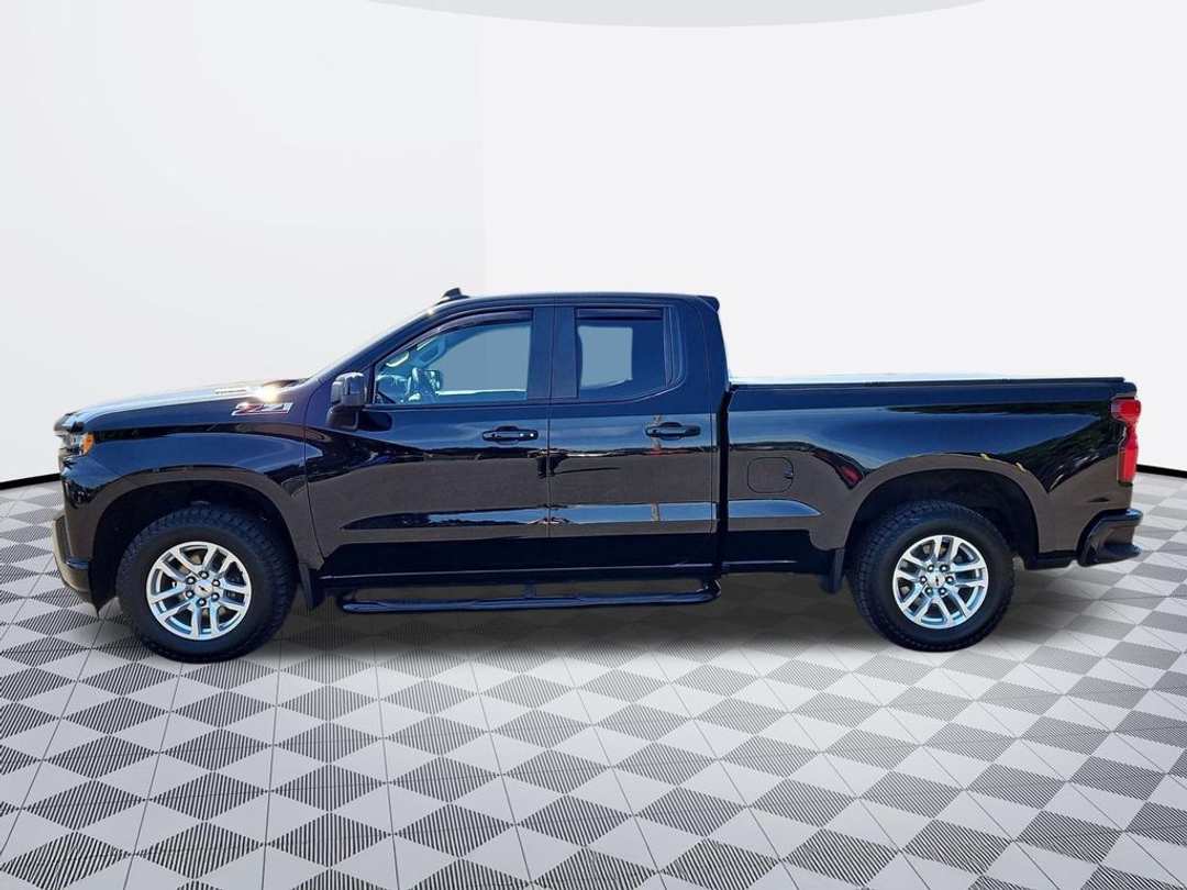2020 Chevrolet Silverado 1500 RST - Image 3