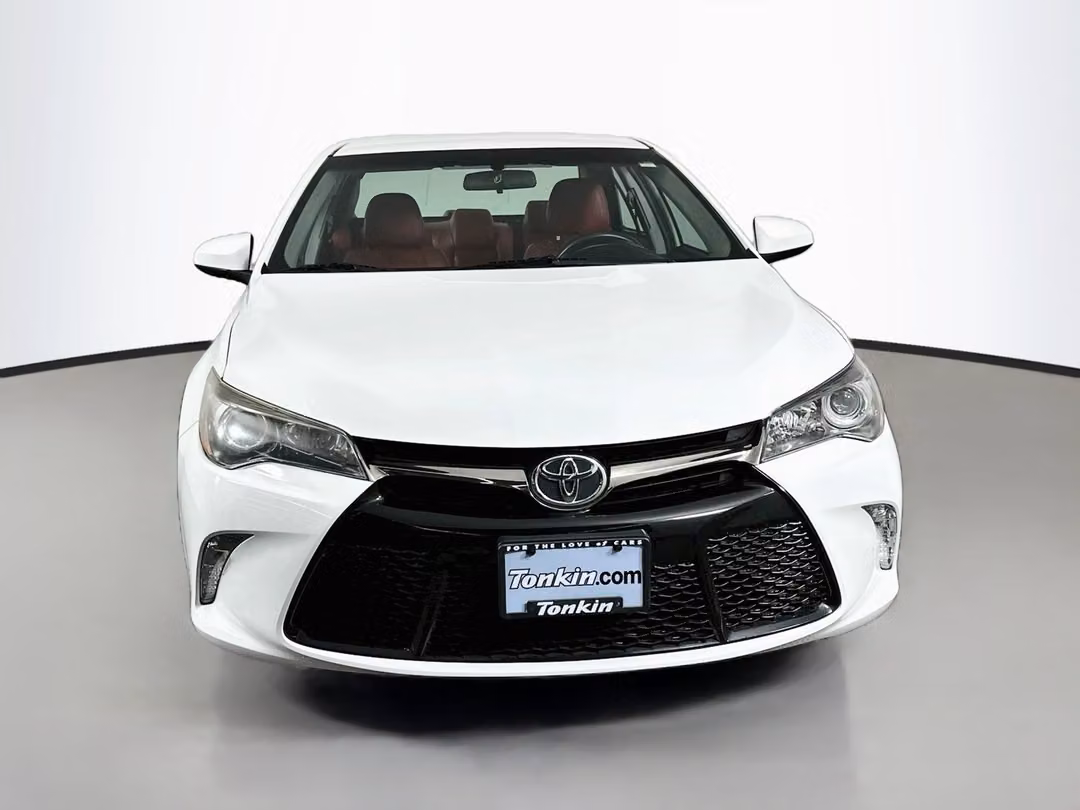 2017 Toyota Camry SE - Image 2
