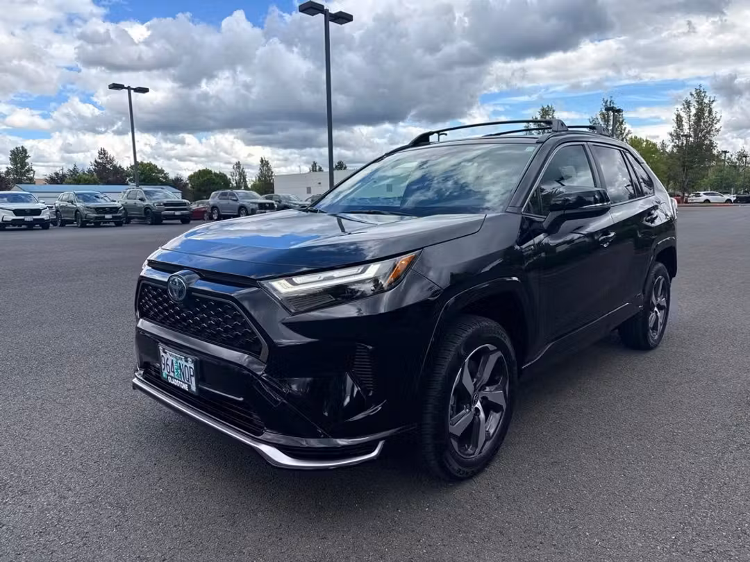 2022 Toyota Rav4 Prime SE - Image 3