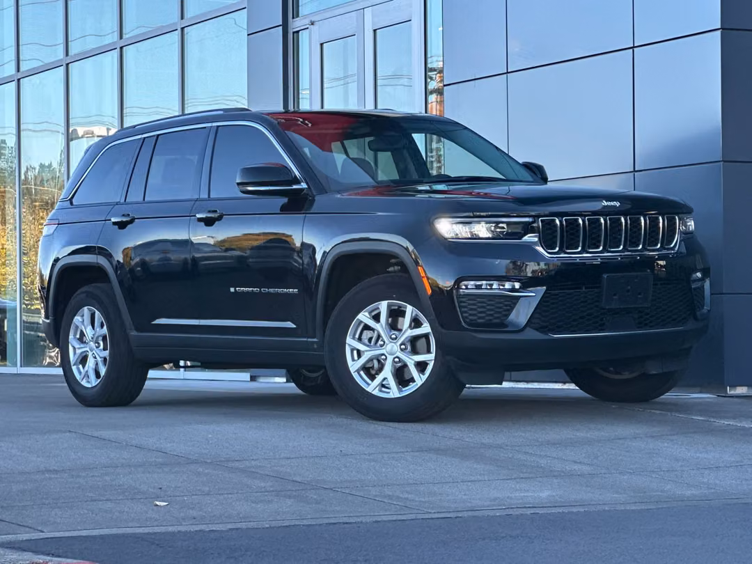 2023 Jeep Grand Cherokee Limited - Image 2