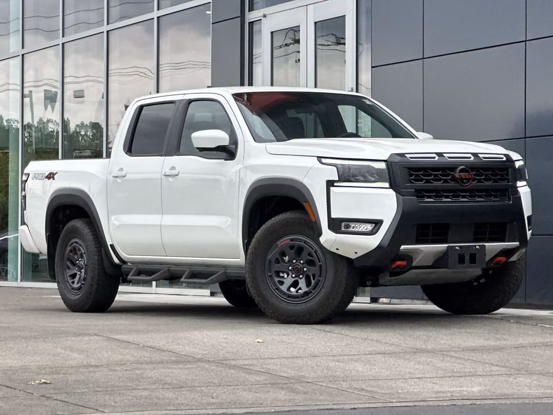 2026 Nissan Frontier PRO4X - Image 2