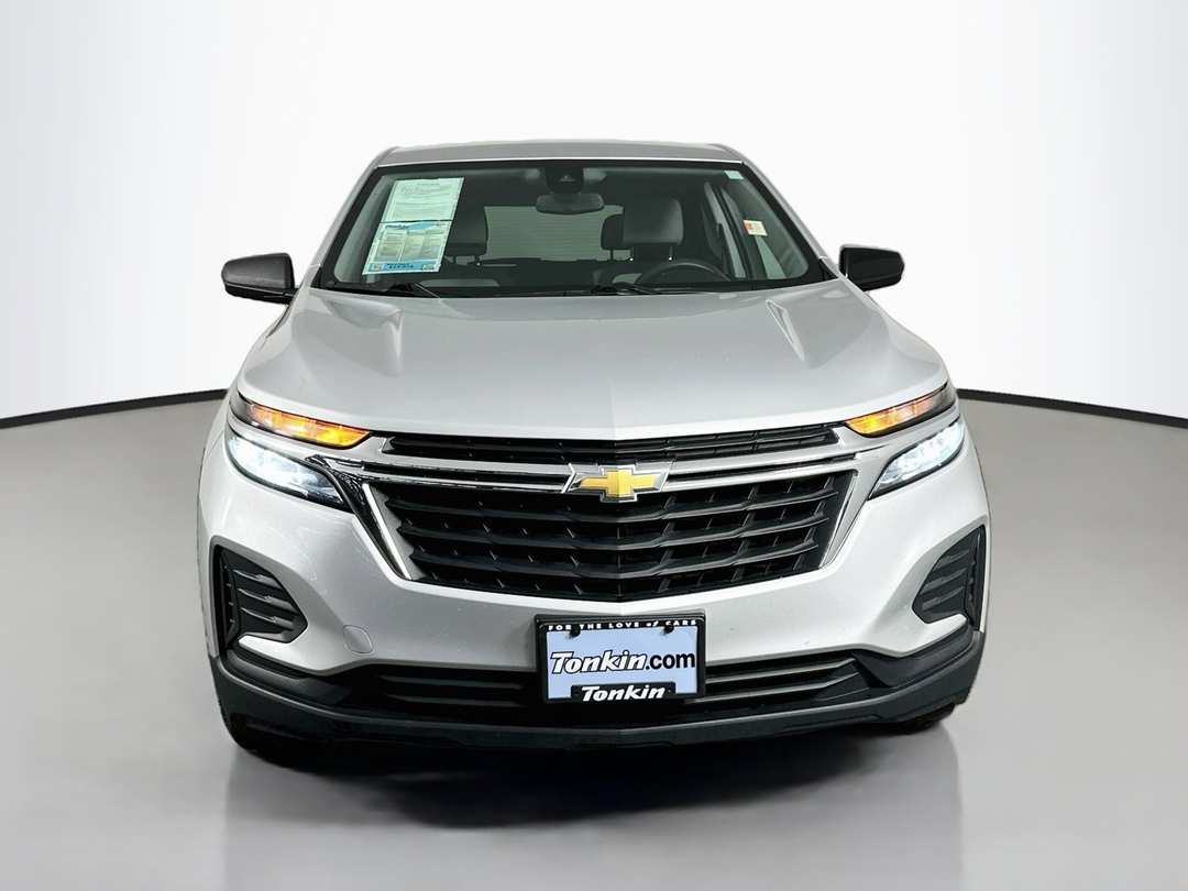2022 Chevrolet Equinox LS - Image 2