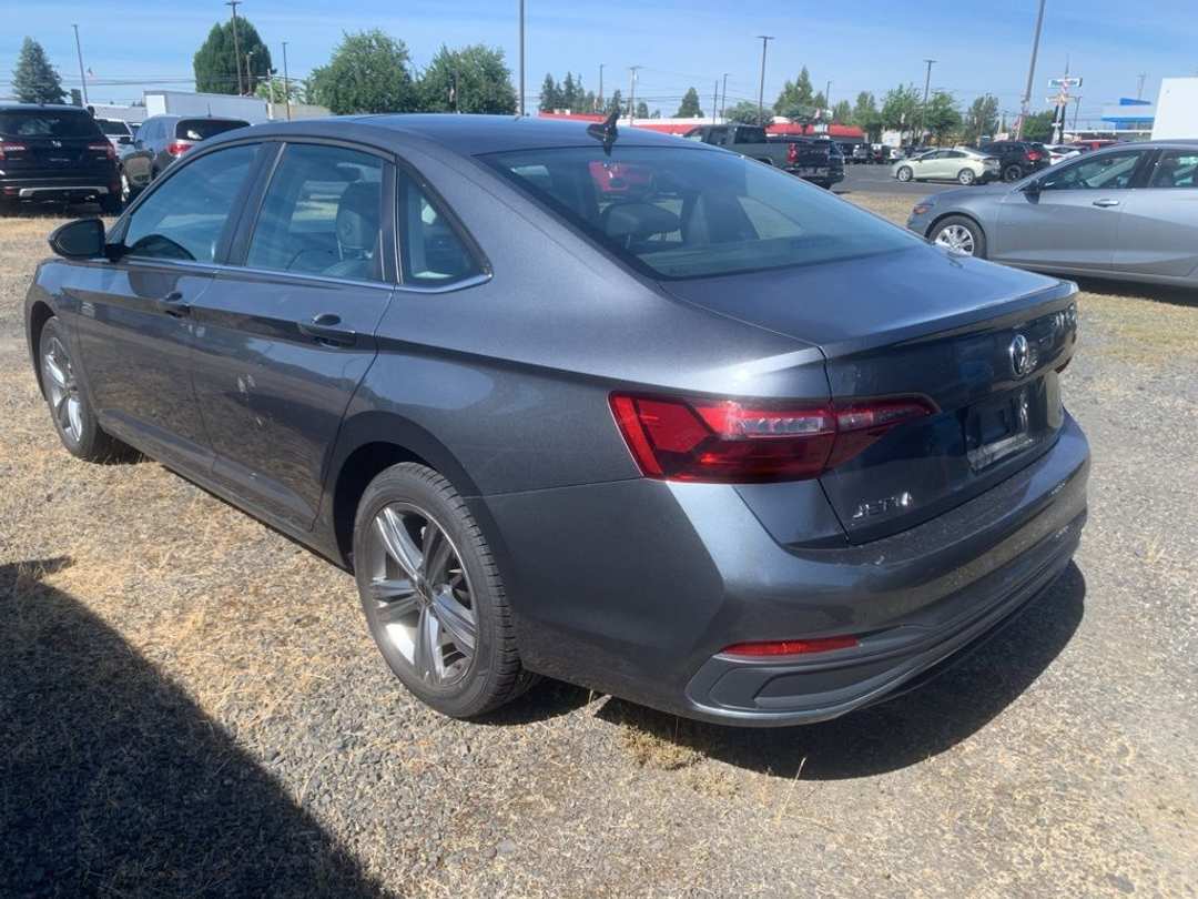 2024 Volkswagen Jetta 1.5T SE - Image 2